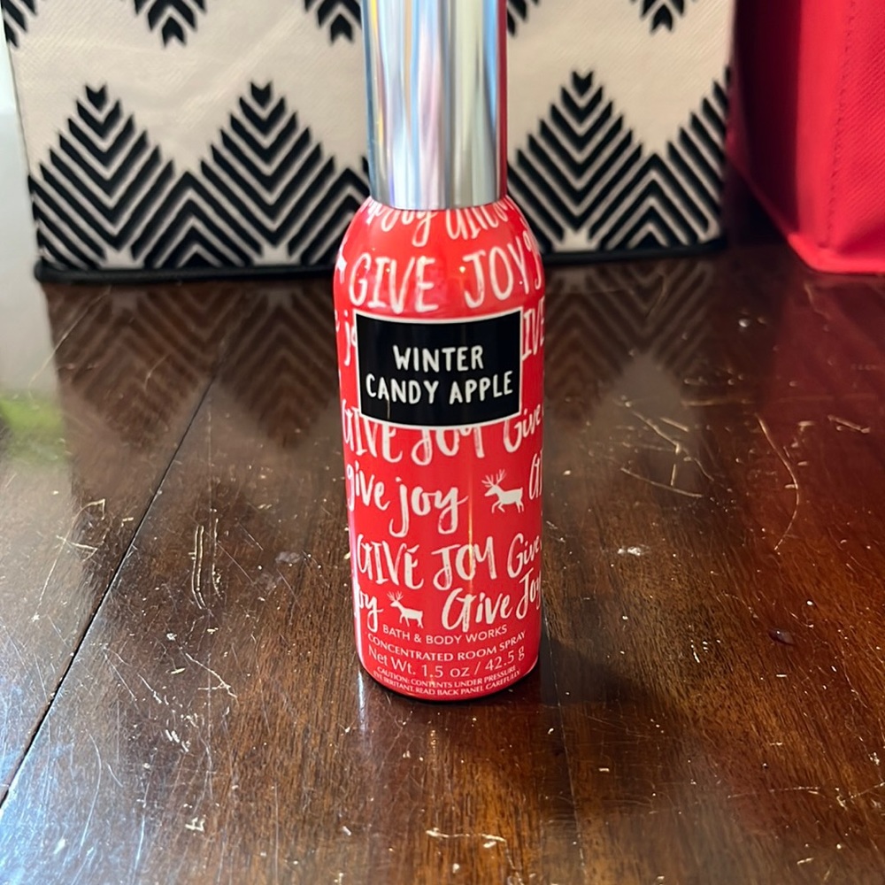 Bath and Body Works Winter Candy Apple Room Spray
